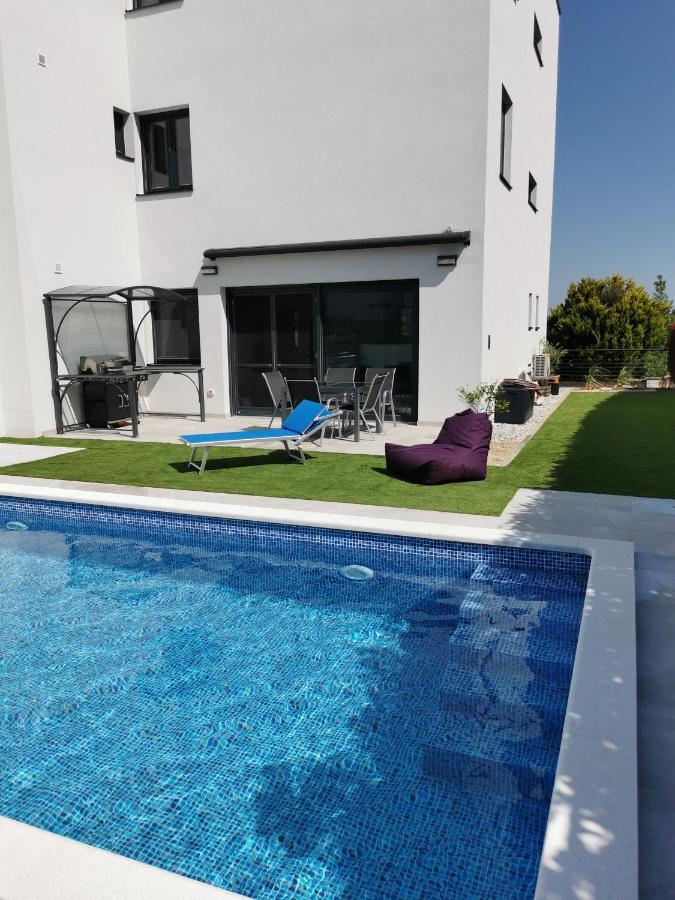 Volme Pool Apartment Banjole Luaran gambar